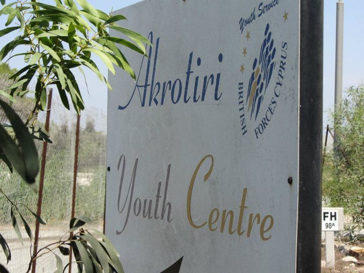 youth_centre_sign.jpg