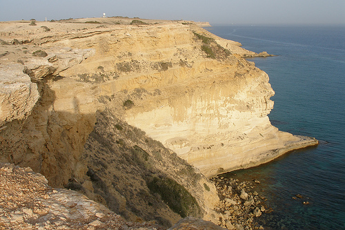 akrotiri_cliffs2.jpg